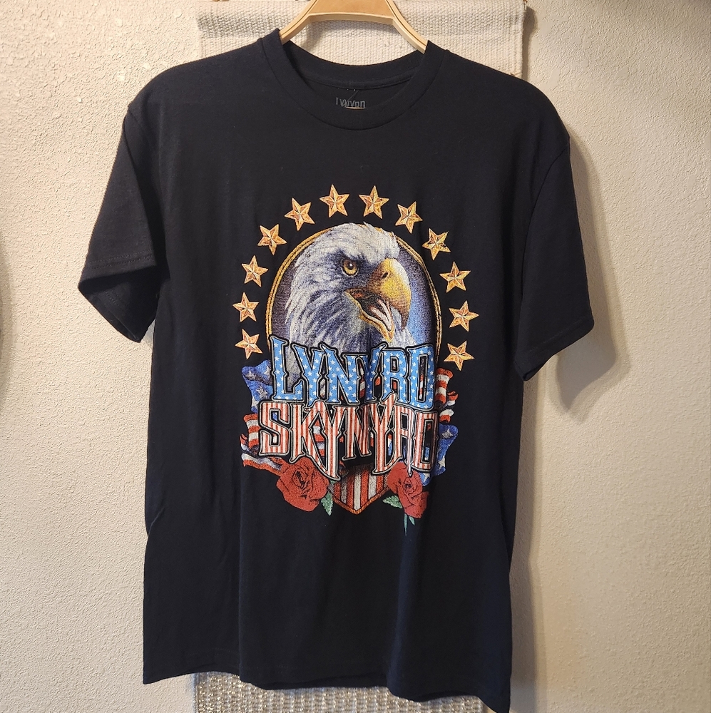 NEW Lynyrd Skynyrd Band Tee Shirt M Vintage American Rock AMERICA 250!!
